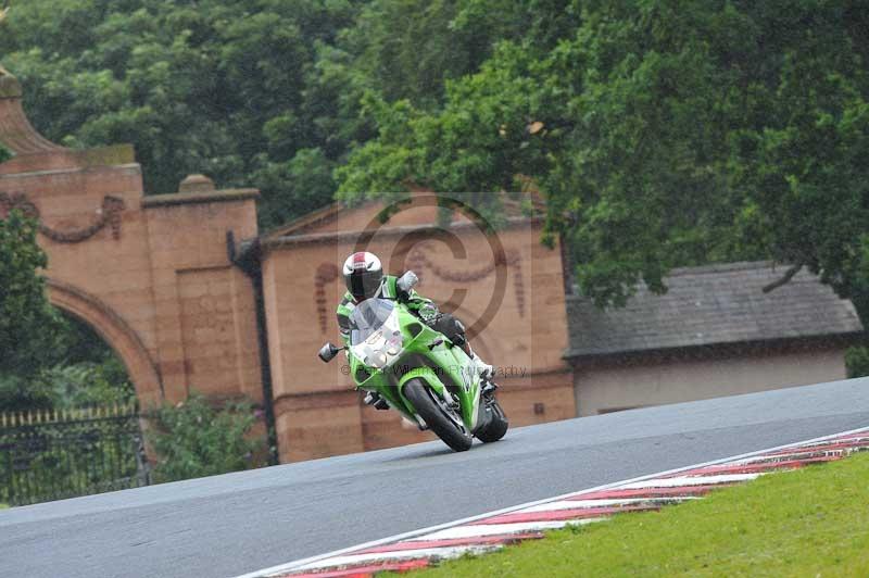 Motorcycle action photographs;Trackday digital images;event digital images;eventdigitalimages;no limits trackday;oulton park;oulton park circuit cheshire;oulton park photographs;peter wileman photography;trackday;trackday photos