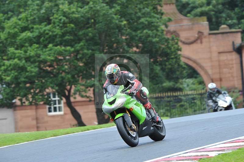 Motorcycle action photographs;Trackday digital images;event digital images;eventdigitalimages;no limits trackday;oulton park;oulton park circuit cheshire;oulton park photographs;peter wileman photography;trackday;trackday photos