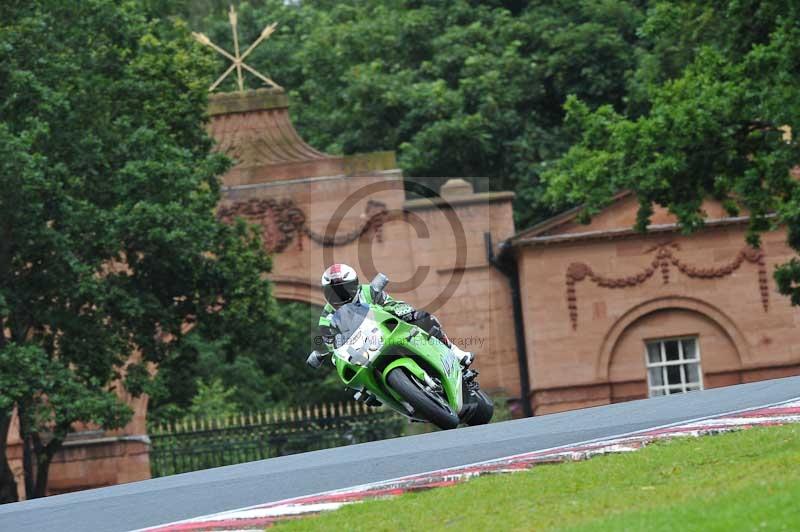 Motorcycle action photographs;Trackday digital images;event digital images;eventdigitalimages;no limits trackday;oulton park;oulton park circuit cheshire;oulton park photographs;peter wileman photography;trackday;trackday photos