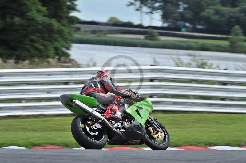 Motorcycle action photographs;Trackday digital images;event digital images;eventdigitalimages;no limits trackday;oulton park;oulton park circuit cheshire;oulton park photographs;peter wileman photography;trackday;trackday photos