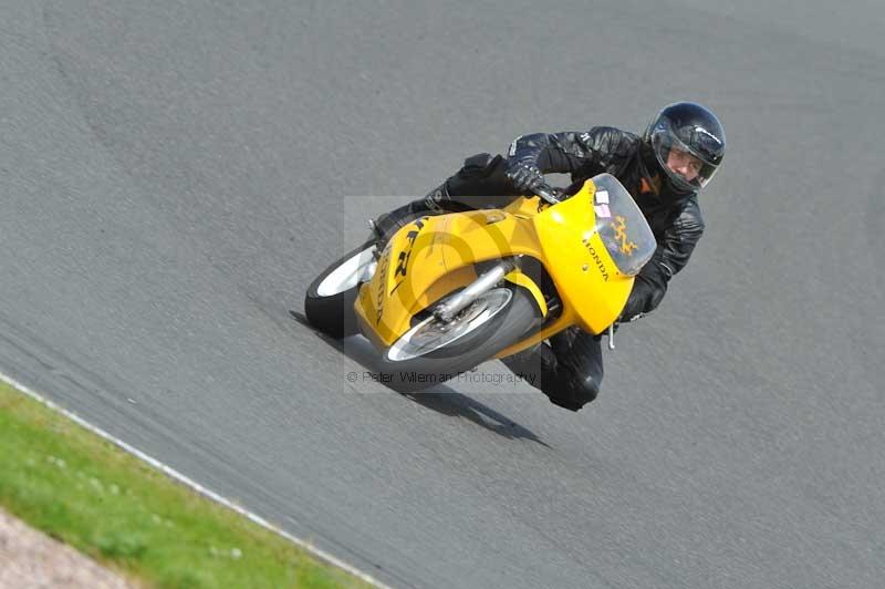 Motorcycle action photographs;Trackday digital images;event digital images;eventdigitalimages;no limits trackday;oulton park;oulton park circuit cheshire;oulton park photographs;peter wileman photography;trackday;trackday photos