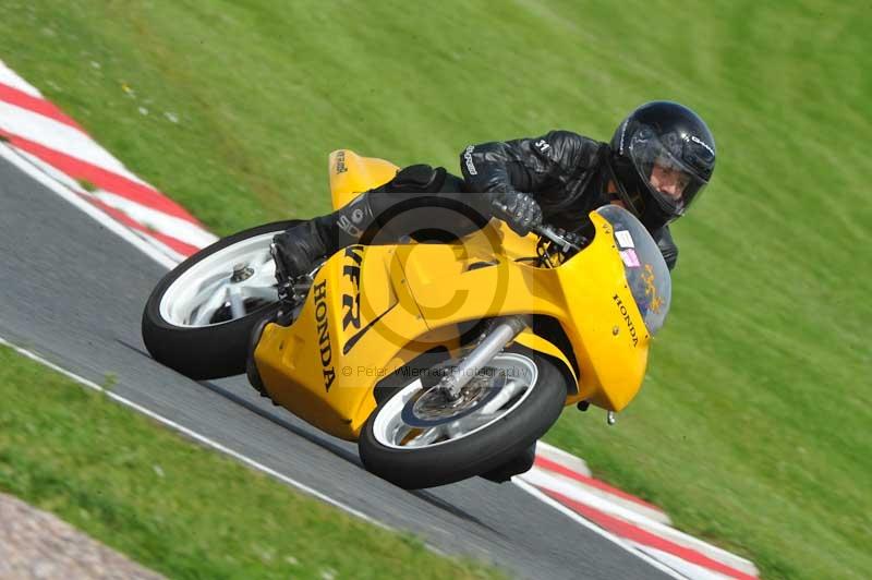 Motorcycle action photographs;Trackday digital images;event digital images;eventdigitalimages;no limits trackday;oulton park;oulton park circuit cheshire;oulton park photographs;peter wileman photography;trackday;trackday photos