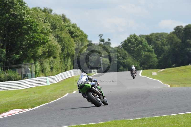 Motorcycle action photographs;Trackday digital images;event digital images;eventdigitalimages;no limits trackday;oulton park;oulton park circuit cheshire;oulton park photographs;peter wileman photography;trackday;trackday photos