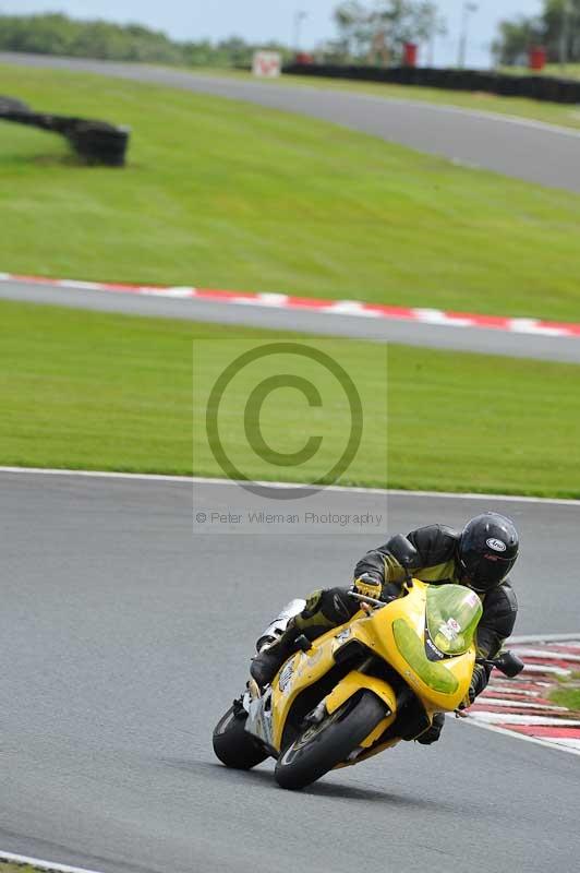 Motorcycle action photographs;Trackday digital images;event digital images;eventdigitalimages;no limits trackday;oulton park;oulton park circuit cheshire;oulton park photographs;peter wileman photography;trackday;trackday photos