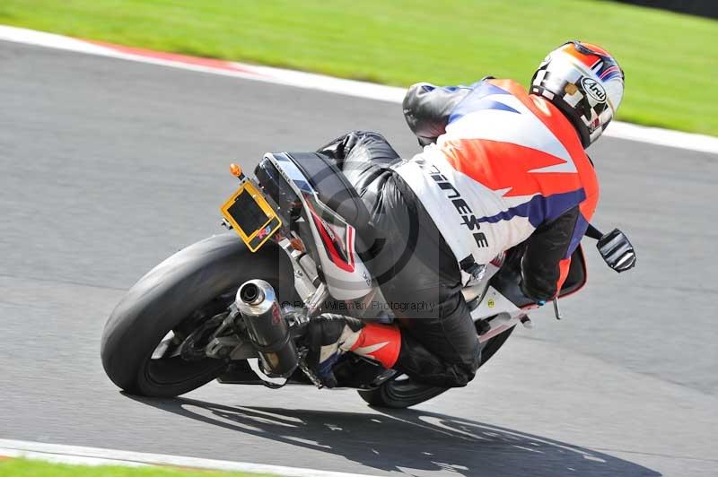 Motorcycle action photographs;Trackday digital images;event digital images;eventdigitalimages;no limits trackday;oulton park;oulton park circuit cheshire;oulton park photographs;peter wileman photography;trackday;trackday photos