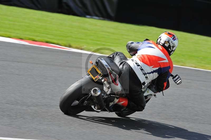 Motorcycle action photographs;Trackday digital images;event digital images;eventdigitalimages;no limits trackday;oulton park;oulton park circuit cheshire;oulton park photographs;peter wileman photography;trackday;trackday photos