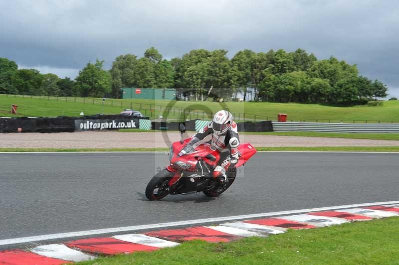 Motorcycle action photographs;Trackday digital images;event digital images;eventdigitalimages;no limits trackday;oulton park;oulton park circuit cheshire;oulton park photographs;peter wileman photography;trackday;trackday photos