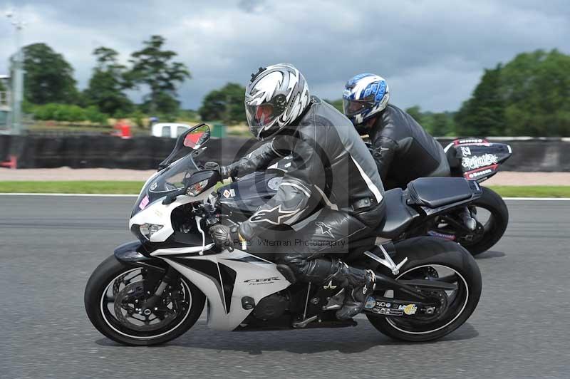 Motorcycle action photographs;Trackday digital images;event digital images;eventdigitalimages;no limits trackday;oulton park;oulton park circuit cheshire;oulton park photographs;peter wileman photography;trackday;trackday photos