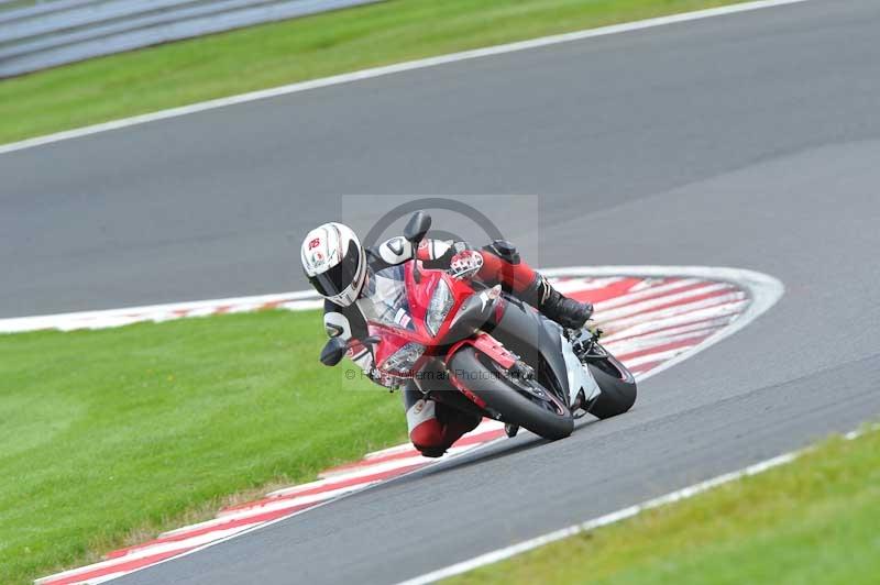 Motorcycle action photographs;Trackday digital images;event digital images;eventdigitalimages;no limits trackday;oulton park;oulton park circuit cheshire;oulton park photographs;peter wileman photography;trackday;trackday photos