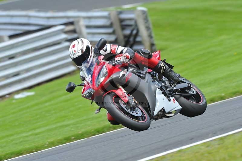 Motorcycle action photographs;Trackday digital images;event digital images;eventdigitalimages;no limits trackday;oulton park;oulton park circuit cheshire;oulton park photographs;peter wileman photography;trackday;trackday photos