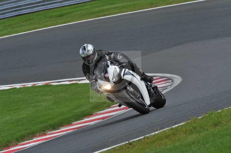 Motorcycle action photographs;Trackday digital images;event digital images;eventdigitalimages;no limits trackday;oulton park;oulton park circuit cheshire;oulton park photographs;peter wileman photography;trackday;trackday photos