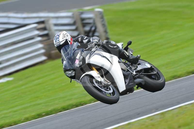 Motorcycle action photographs;Trackday digital images;event digital images;eventdigitalimages;no limits trackday;oulton park;oulton park circuit cheshire;oulton park photographs;peter wileman photography;trackday;trackday photos