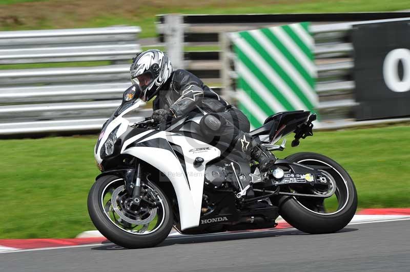 Motorcycle action photographs;Trackday digital images;event digital images;eventdigitalimages;no limits trackday;oulton park;oulton park circuit cheshire;oulton park photographs;peter wileman photography;trackday;trackday photos