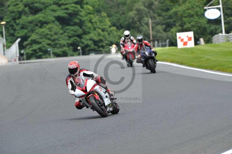 Motorcycle action photographs;Trackday digital images;event digital images;eventdigitalimages;no limits trackday;oulton park;oulton park circuit cheshire;oulton park photographs;peter wileman photography;trackday;trackday photos