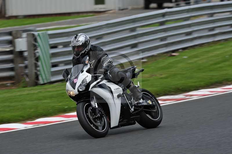 Motorcycle action photographs;Trackday digital images;event digital images;eventdigitalimages;no limits trackday;oulton park;oulton park circuit cheshire;oulton park photographs;peter wileman photography;trackday;trackday photos