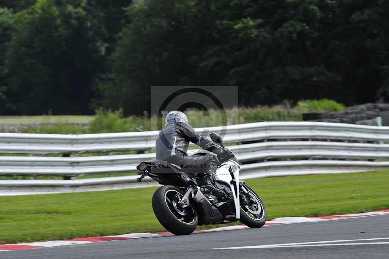 Motorcycle action photographs;Trackday digital images;event digital images;eventdigitalimages;no limits trackday;oulton park;oulton park circuit cheshire;oulton park photographs;peter wileman photography;trackday;trackday photos