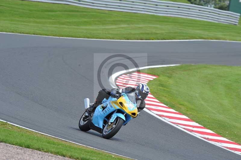 Motorcycle action photographs;Trackday digital images;event digital images;eventdigitalimages;no limits trackday;oulton park;oulton park circuit cheshire;oulton park photographs;peter wileman photography;trackday;trackday photos