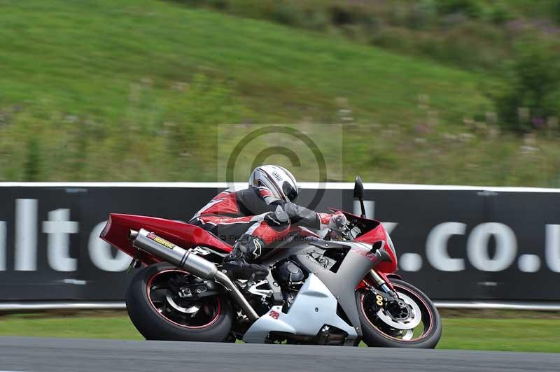 Motorcycle action photographs;Trackday digital images;event digital images;eventdigitalimages;no limits trackday;oulton park;oulton park circuit cheshire;oulton park photographs;peter wileman photography;trackday;trackday photos