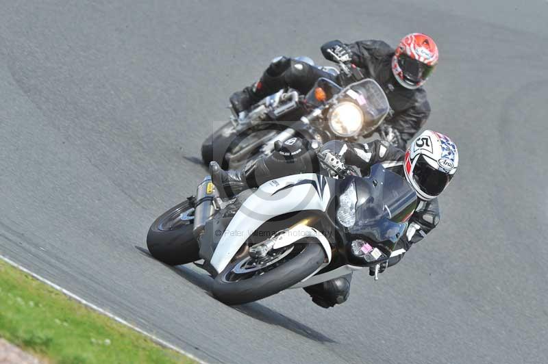 Motorcycle action photographs;Trackday digital images;event digital images;eventdigitalimages;no limits trackday;oulton park;oulton park circuit cheshire;oulton park photographs;peter wileman photography;trackday;trackday photos