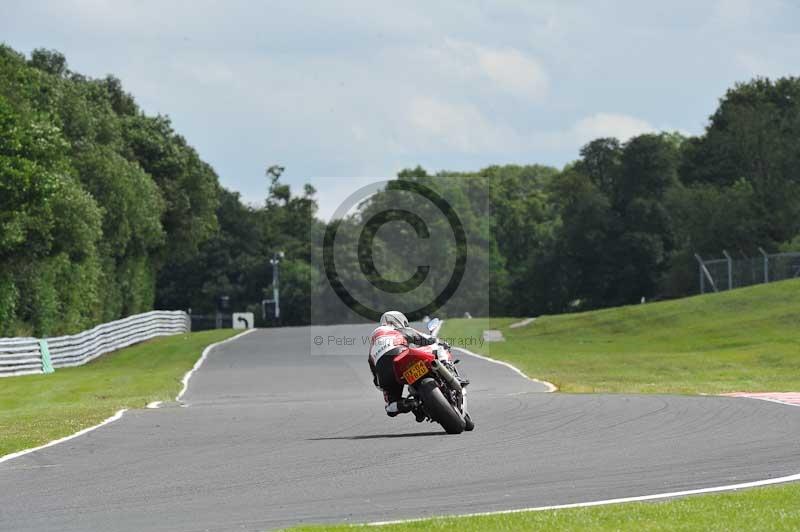 Motorcycle action photographs;Trackday digital images;event digital images;eventdigitalimages;no limits trackday;oulton park;oulton park circuit cheshire;oulton park photographs;peter wileman photography;trackday;trackday photos