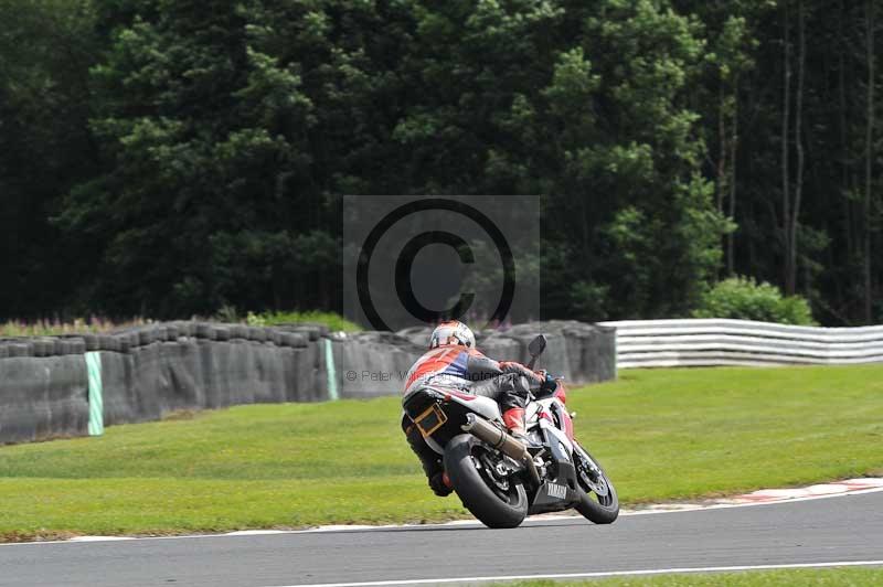 Motorcycle action photographs;Trackday digital images;event digital images;eventdigitalimages;no limits trackday;oulton park;oulton park circuit cheshire;oulton park photographs;peter wileman photography;trackday;trackday photos