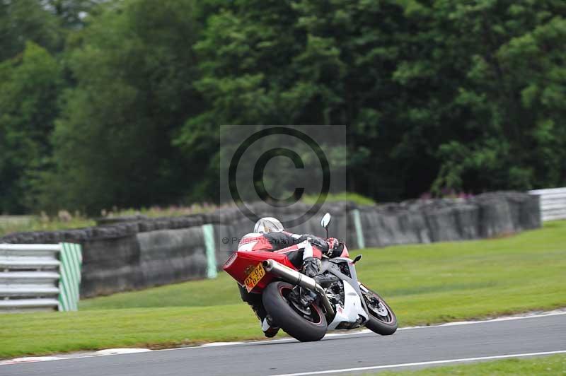 Motorcycle action photographs;Trackday digital images;event digital images;eventdigitalimages;no limits trackday;oulton park;oulton park circuit cheshire;oulton park photographs;peter wileman photography;trackday;trackday photos