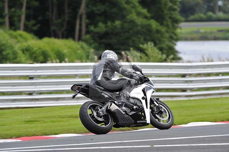 Motorcycle action photographs;Trackday digital images;event digital images;eventdigitalimages;no limits trackday;oulton park;oulton park circuit cheshire;oulton park photographs;peter wileman photography;trackday;trackday photos