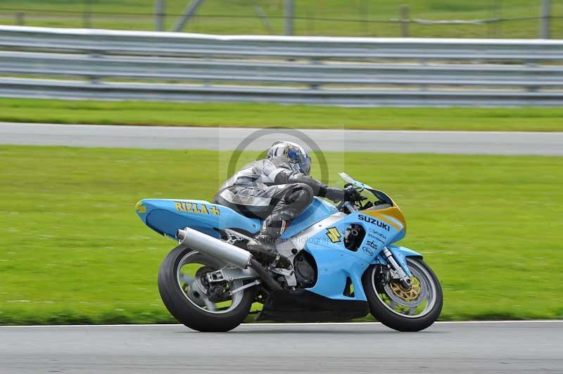 Motorcycle action photographs;Trackday digital images;event digital images;eventdigitalimages;no limits trackday;oulton park;oulton park circuit cheshire;oulton park photographs;peter wileman photography;trackday;trackday photos