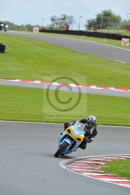 Motorcycle action photographs;Trackday digital images;event digital images;eventdigitalimages;no limits trackday;oulton park;oulton park circuit cheshire;oulton park photographs;peter wileman photography;trackday;trackday photos