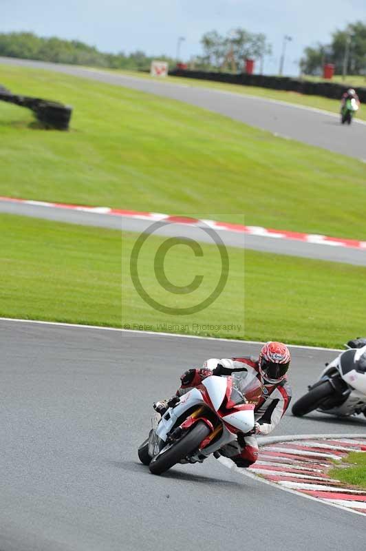 Motorcycle action photographs;Trackday digital images;event digital images;eventdigitalimages;no limits trackday;oulton park;oulton park circuit cheshire;oulton park photographs;peter wileman photography;trackday;trackday photos