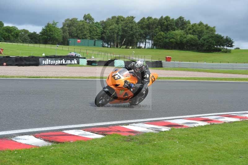 Motorcycle action photographs;Trackday digital images;event digital images;eventdigitalimages;no limits trackday;oulton park;oulton park circuit cheshire;oulton park photographs;peter wileman photography;trackday;trackday photos