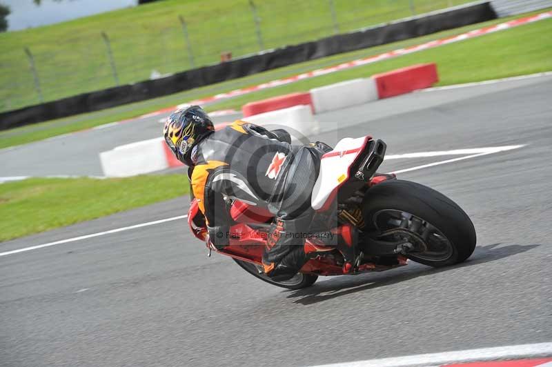 Motorcycle action photographs;Trackday digital images;event digital images;eventdigitalimages;no limits trackday;oulton park;oulton park circuit cheshire;oulton park photographs;peter wileman photography;trackday;trackday photos