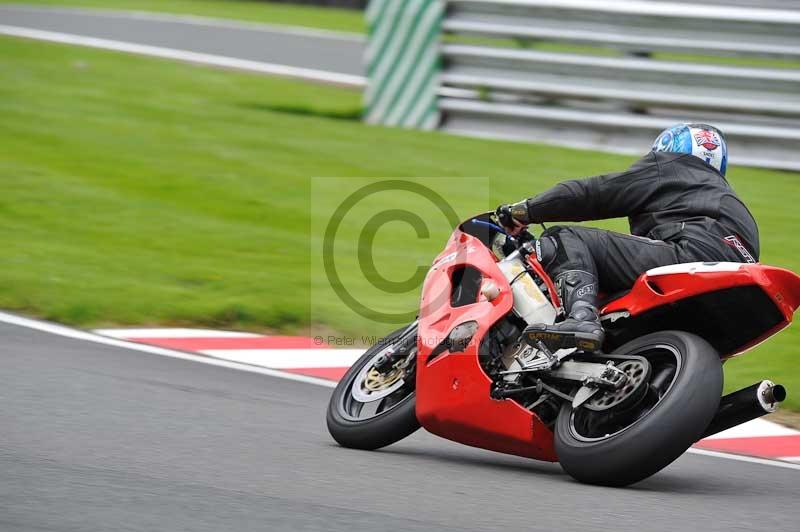 Motorcycle action photographs;Trackday digital images;event digital images;eventdigitalimages;no limits trackday;oulton park;oulton park circuit cheshire;oulton park photographs;peter wileman photography;trackday;trackday photos