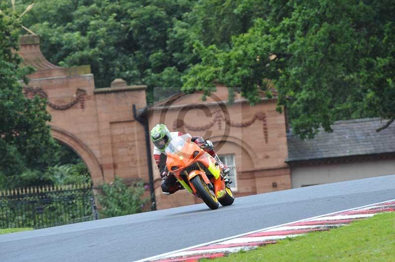 Motorcycle action photographs;Trackday digital images;event digital images;eventdigitalimages;no limits trackday;oulton park;oulton park circuit cheshire;oulton park photographs;peter wileman photography;trackday;trackday photos