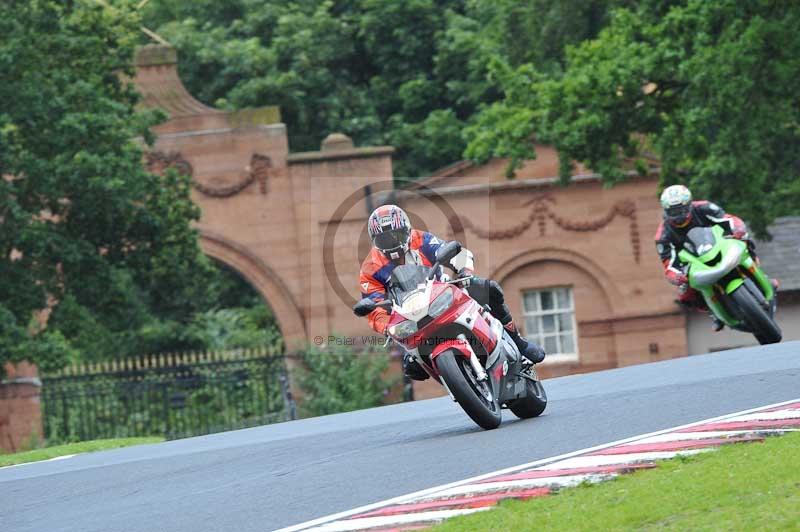 Motorcycle action photographs;Trackday digital images;event digital images;eventdigitalimages;no limits trackday;oulton park;oulton park circuit cheshire;oulton park photographs;peter wileman photography;trackday;trackday photos