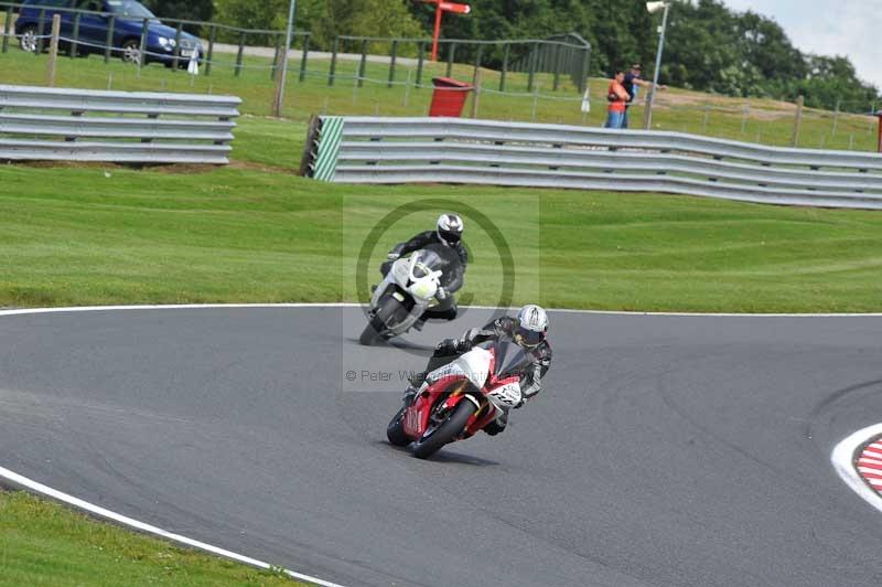 Motorcycle action photographs;Trackday digital images;event digital images;eventdigitalimages;no limits trackday;oulton park;oulton park circuit cheshire;oulton park photographs;peter wileman photography;trackday;trackday photos