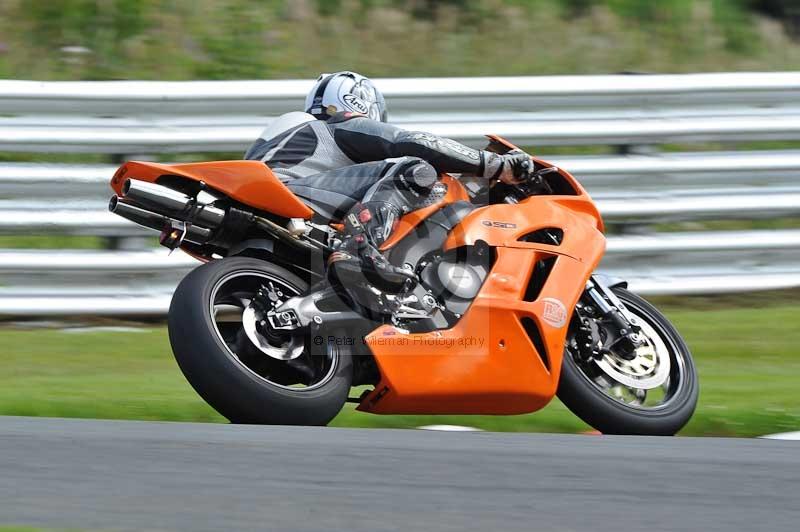 Motorcycle action photographs;Trackday digital images;event digital images;eventdigitalimages;no limits trackday;oulton park;oulton park circuit cheshire;oulton park photographs;peter wileman photography;trackday;trackday photos