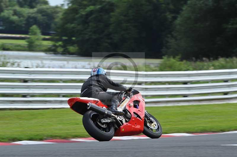 Motorcycle action photographs;Trackday digital images;event digital images;eventdigitalimages;no limits trackday;oulton park;oulton park circuit cheshire;oulton park photographs;peter wileman photography;trackday;trackday photos