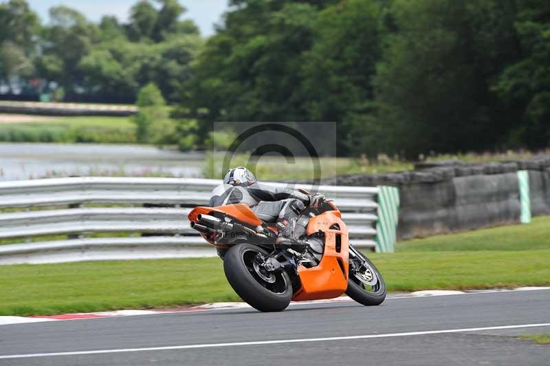 Motorcycle action photographs;Trackday digital images;event digital images;eventdigitalimages;no limits trackday;oulton park;oulton park circuit cheshire;oulton park photographs;peter wileman photography;trackday;trackday photos