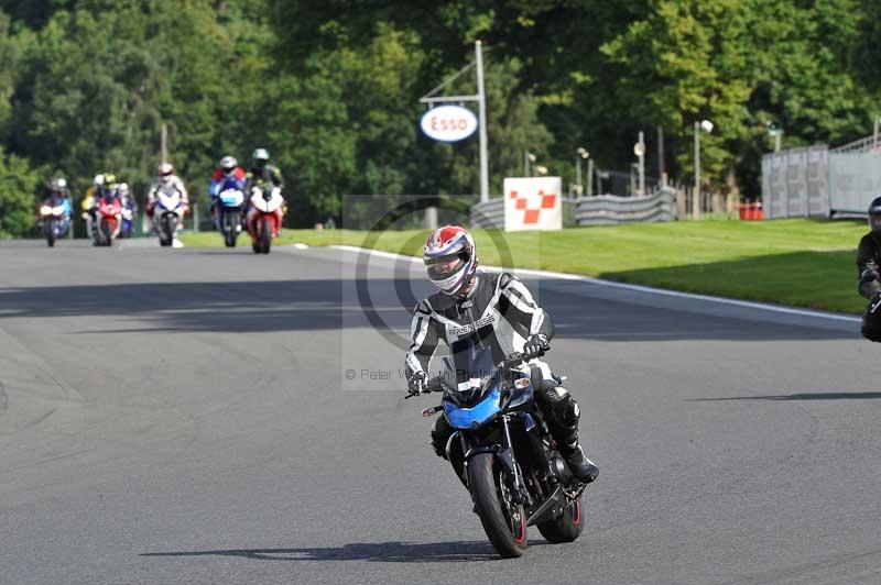 Motorcycle action photographs;Trackday digital images;event digital images;eventdigitalimages;no limits trackday;oulton park;oulton park circuit cheshire;oulton park photographs;peter wileman photography;trackday;trackday photos