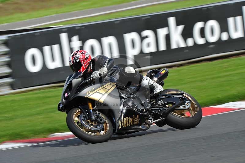 Motorcycle action photographs;Trackday digital images;event digital images;eventdigitalimages;no limits trackday;oulton park;oulton park circuit cheshire;oulton park photographs;peter wileman photography;trackday;trackday photos