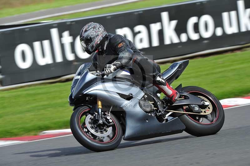 Motorcycle action photographs;Trackday digital images;event digital images;eventdigitalimages;no limits trackday;oulton park;oulton park circuit cheshire;oulton park photographs;peter wileman photography;trackday;trackday photos