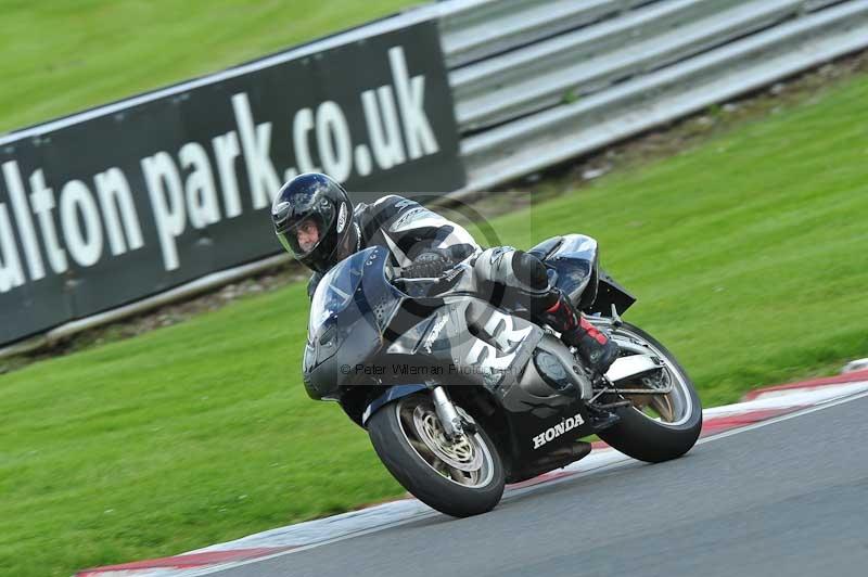 Motorcycle action photographs;Trackday digital images;event digital images;eventdigitalimages;no limits trackday;oulton park;oulton park circuit cheshire;oulton park photographs;peter wileman photography;trackday;trackday photos