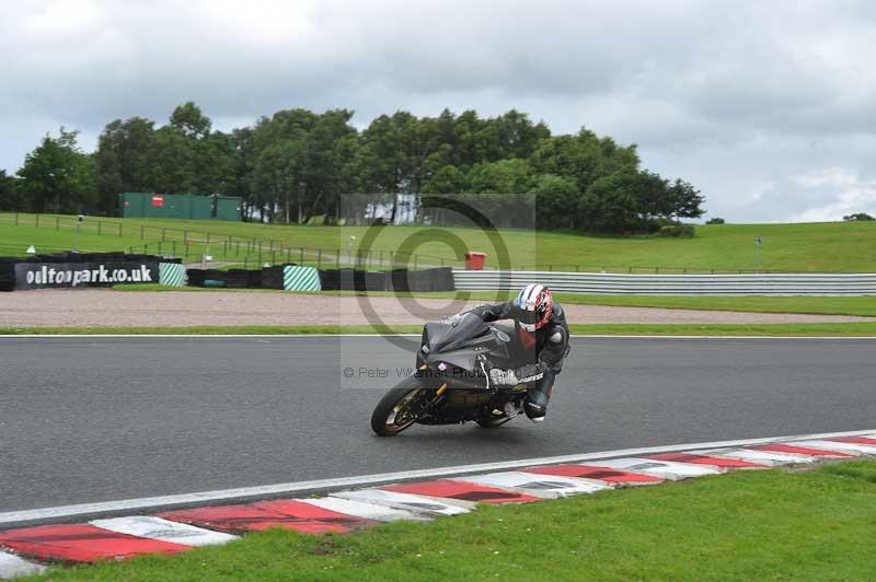 Motorcycle action photographs;Trackday digital images;event digital images;eventdigitalimages;no limits trackday;oulton park;oulton park circuit cheshire;oulton park photographs;peter wileman photography;trackday;trackday photos