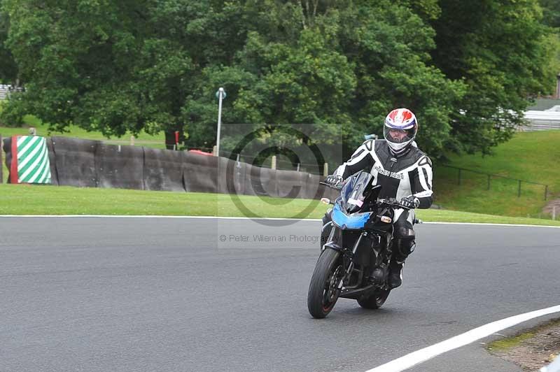 Motorcycle action photographs;Trackday digital images;event digital images;eventdigitalimages;no limits trackday;oulton park;oulton park circuit cheshire;oulton park photographs;peter wileman photography;trackday;trackday photos