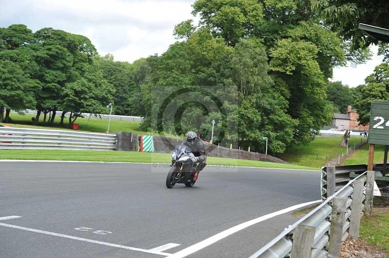 Motorcycle action photographs;Trackday digital images;event digital images;eventdigitalimages;no limits trackday;oulton park;oulton park circuit cheshire;oulton park photographs;peter wileman photography;trackday;trackday photos