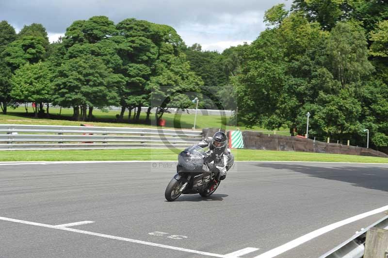 Motorcycle action photographs;Trackday digital images;event digital images;eventdigitalimages;no limits trackday;oulton park;oulton park circuit cheshire;oulton park photographs;peter wileman photography;trackday;trackday photos