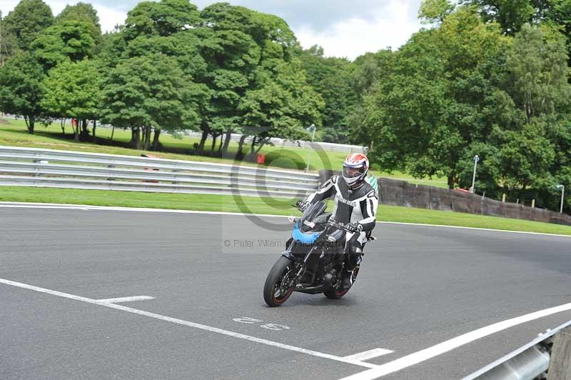 Motorcycle action photographs;Trackday digital images;event digital images;eventdigitalimages;no limits trackday;oulton park;oulton park circuit cheshire;oulton park photographs;peter wileman photography;trackday;trackday photos