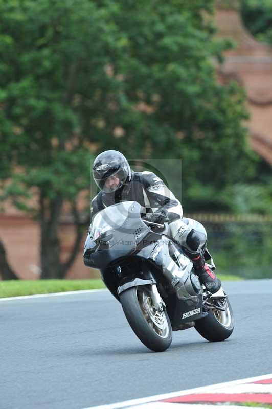 Motorcycle action photographs;Trackday digital images;event digital images;eventdigitalimages;no limits trackday;oulton park;oulton park circuit cheshire;oulton park photographs;peter wileman photography;trackday;trackday photos