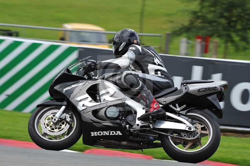 Motorcycle action photographs;Trackday digital images;event digital images;eventdigitalimages;no limits trackday;oulton park;oulton park circuit cheshire;oulton park photographs;peter wileman photography;trackday;trackday photos